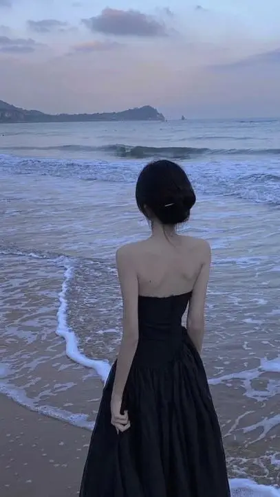 Ảnh Gái Xinh Quay Lưng: Khám Phá Vẻ Đẹp Từ Một Góc Nhìn Khác 20