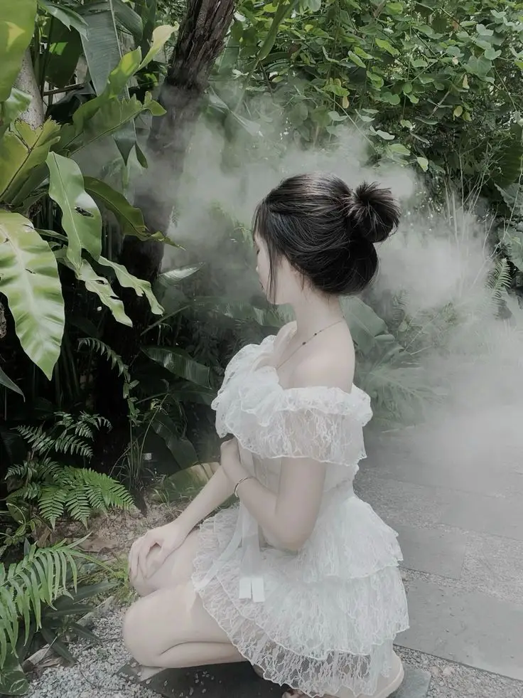 Ảnh Gái Xinh Quay Lưng: Khám Phá Vẻ Đẹp Từ Một Góc Nhìn Khác 45