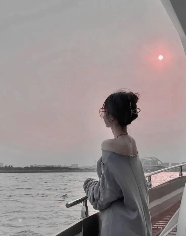 Ảnh Gái Xinh Quay Lưng: Khám Phá Vẻ Đẹp Từ Một Góc Nhìn Khác 53