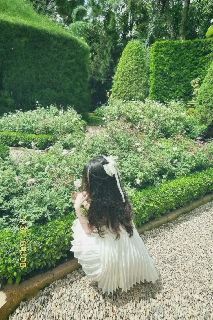 Ảnh Gái Xinh Quay Lưng: Khám Phá Vẻ Đẹp Từ Một Góc Nhìn Khác 55