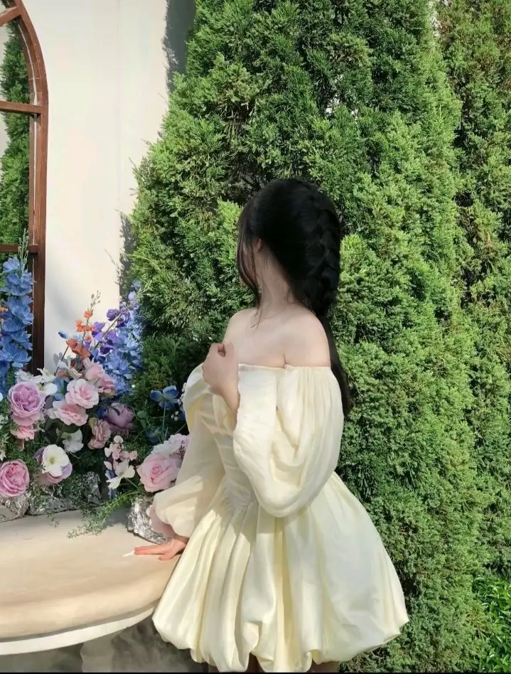 Ảnh Gái Xinh Quay Lưng: Khám Phá Vẻ Đẹp Từ Một Góc Nhìn Khác 57