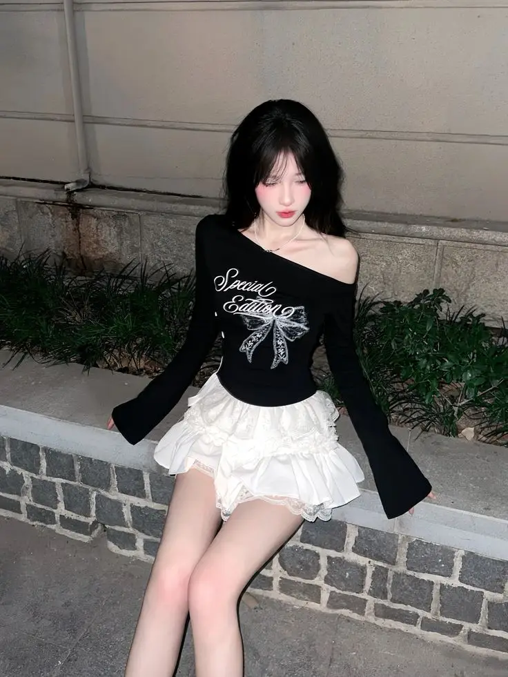 Hình ảnh cô gái xinh trong váy ngắn 23