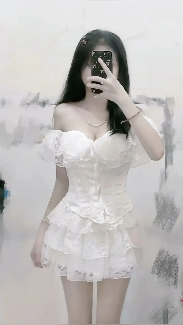 Hình ảnh cô gái xinh trong váy ngắn 57