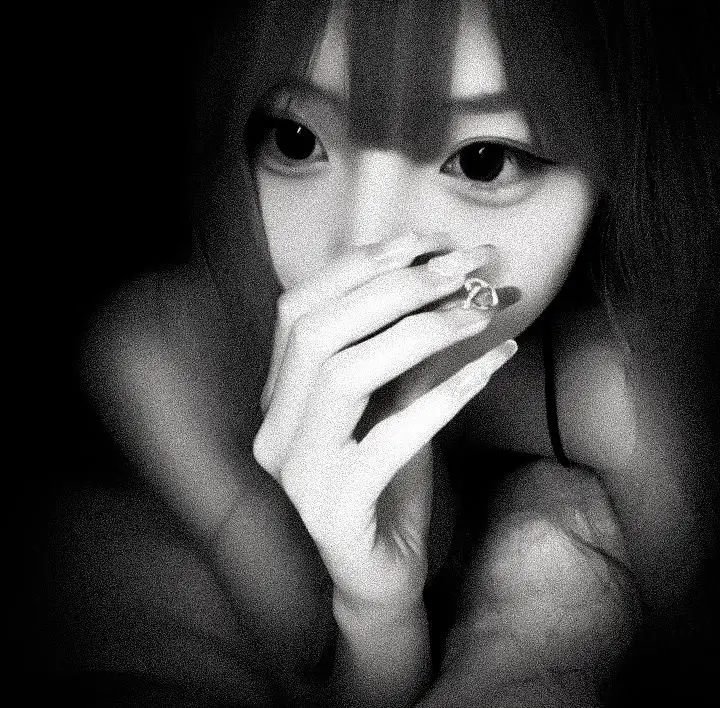 Avatar Đen Buồn Con Gái: Bộ Sưu Tập Hình Ảnh Tâm Trạng 17