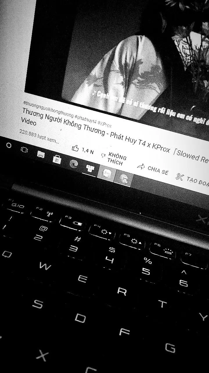 Avatar Đen Buồn Con Gái: Bộ Sưu Tập Hình Ảnh Tâm Trạng 30