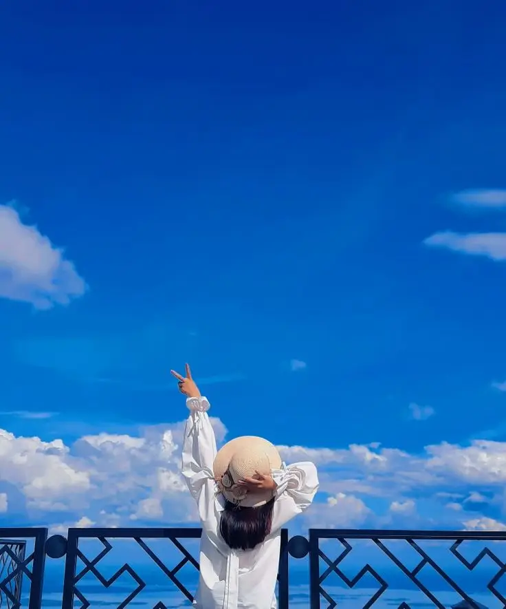 Bầu Trời Xanh: Ảnh Avatar Đẹp Dành Cho Con Gái 12