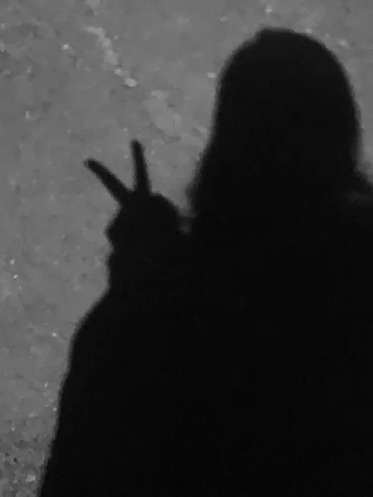 Che Mặt Avatar Cô Gái Quay Lưng - Tạo Dáng Độc Đáo Trong Ảnh 33