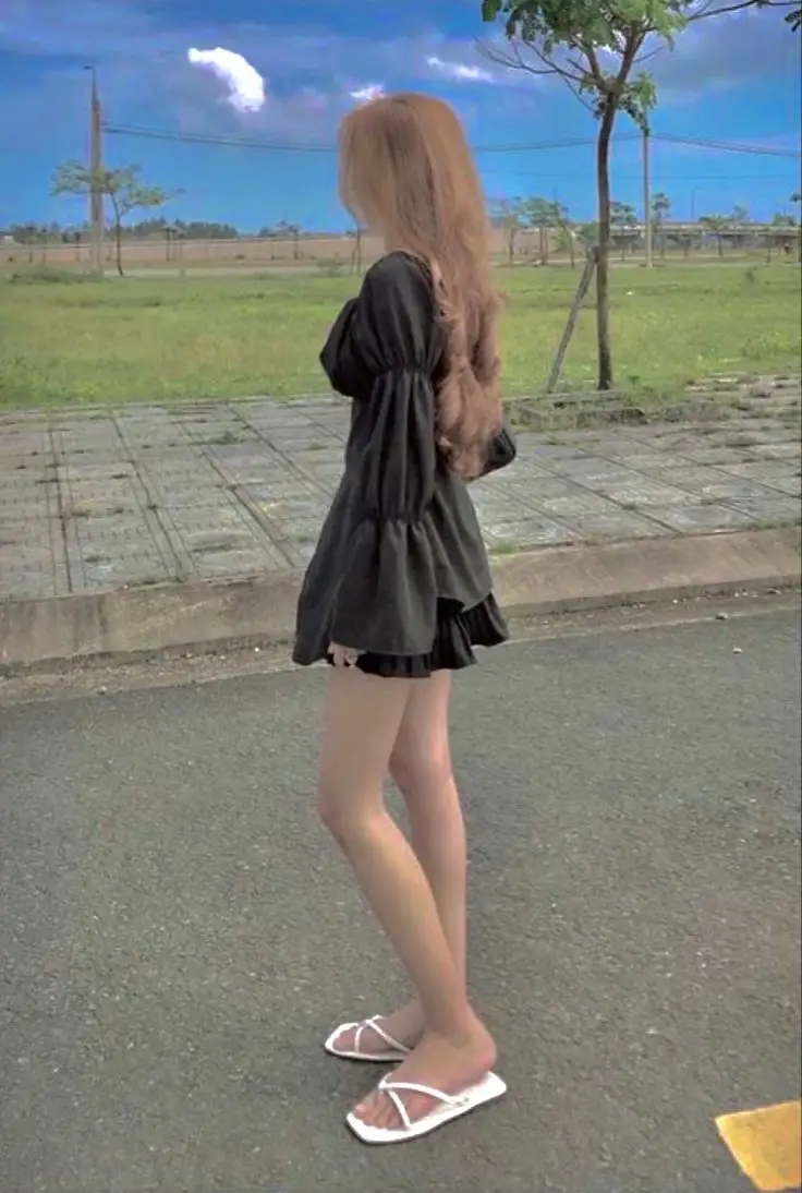 Che Mặt Gái Xinh Mặc Váy Trắng Ngắn 16