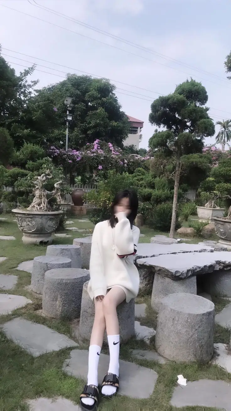 Che Mặt Gái Xinh Mặc Váy Trắng Ngắn 26