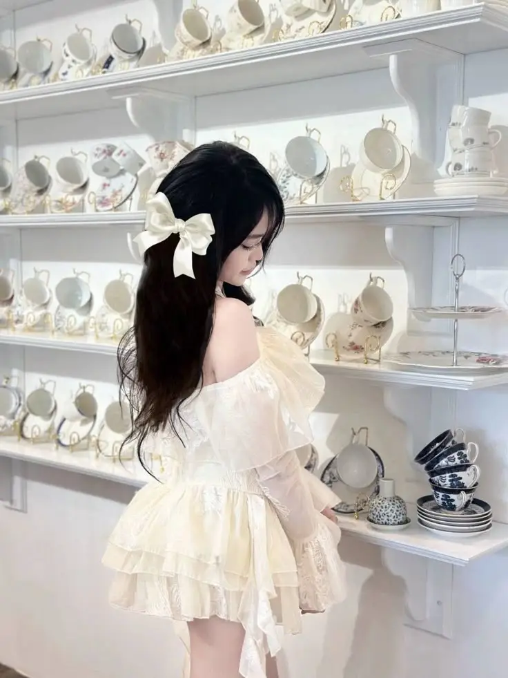 Che Mặt Gái Xinh Mặc Váy Trắng Ngắn 29