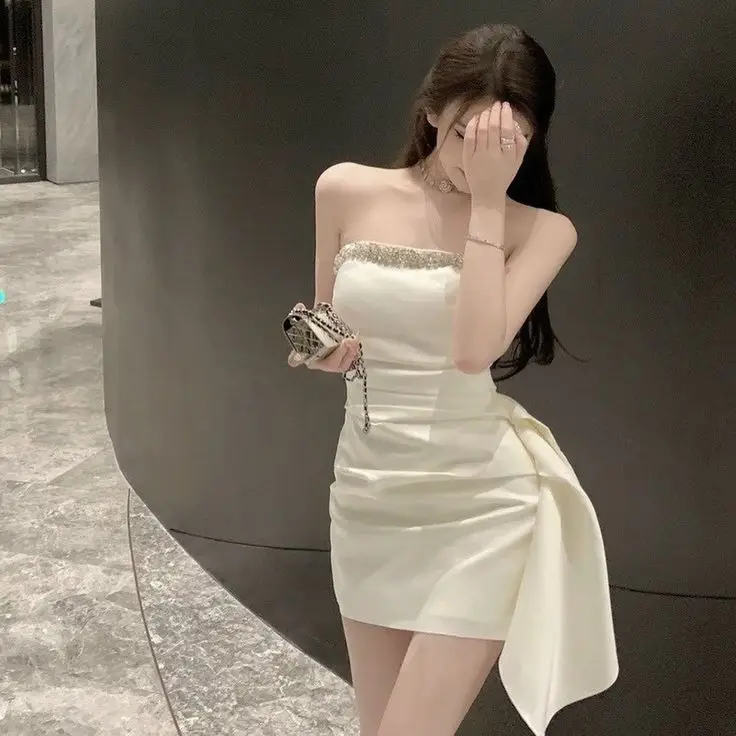 Che Mặt Gái Xinh Mặc Váy Trắng Ngắn 31