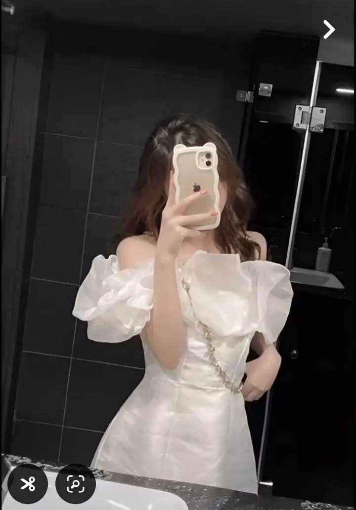 Che Mặt Gái Xinh Mặc Váy Trắng Ngắn 47