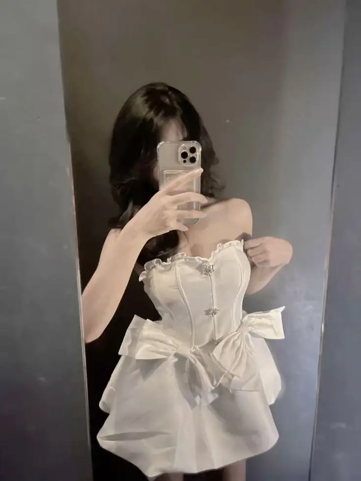 Che Mặt Gái Xinh Mặc Váy Trắng Ngắn 59