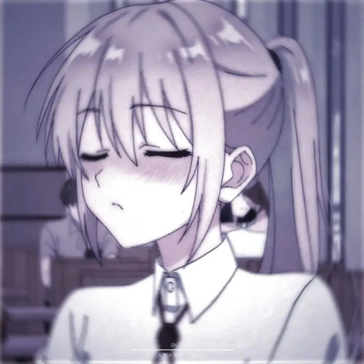 Hình avatar đẹp anime cô gái cầm điện thoại che mặt 63