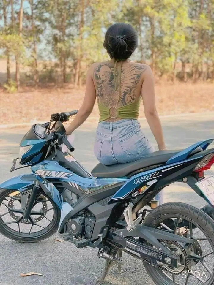 Con gái xăm hình chất: 50+ mẫu hình xăm độc đáo 26