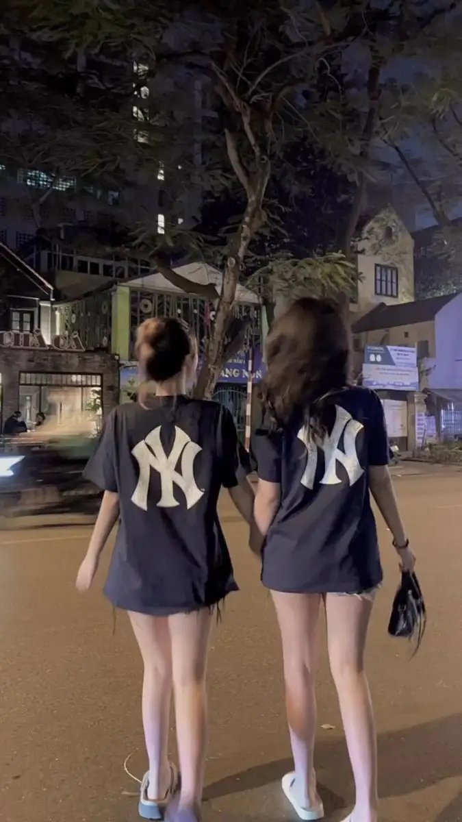 Gái Cấp 2 Show Hàng: Hình Ảnh Gợi Cảm và Sáng Tạo 11