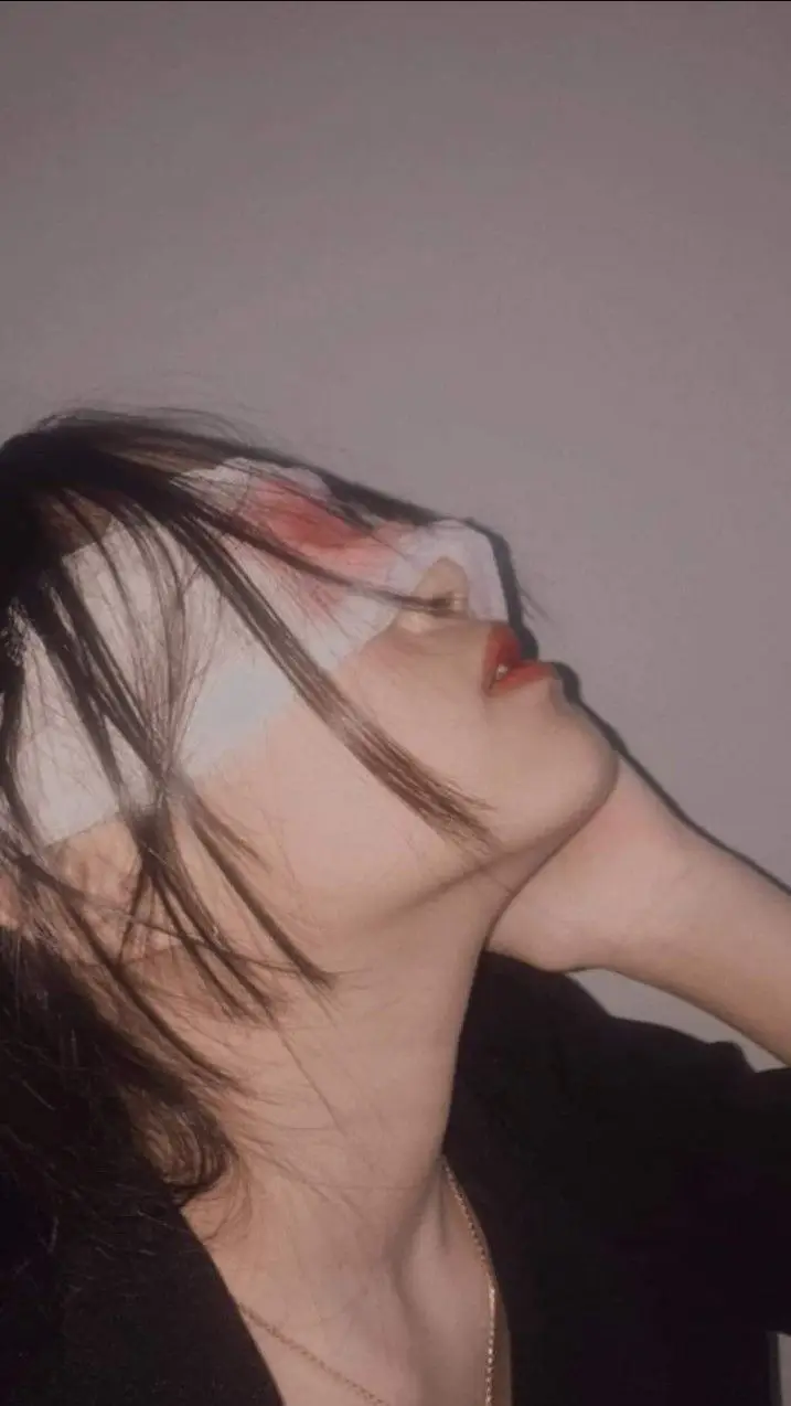 Gái Cô Đơn: Những Hình Ảnh Tuyệt Đẹp Về Nỗi Buồn 32