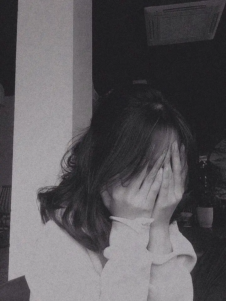 Gái Cô Đơn: Những Hình Ảnh Tuyệt Đẹp Về Nỗi Buồn 33