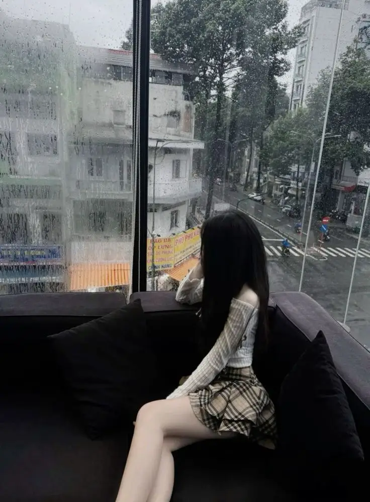 Gái đẹp chụp hình với phong cách che mặt 39