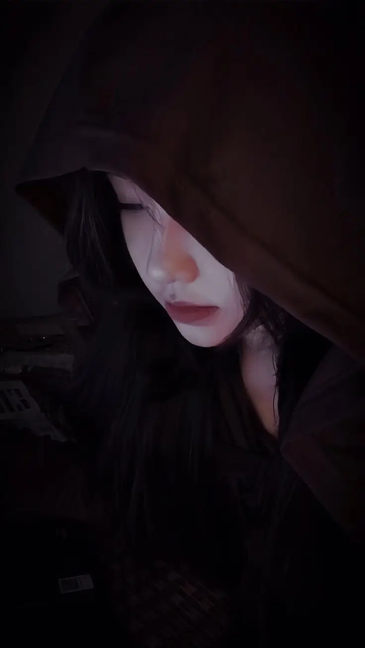 Gái Xinh Che Mặt: Ảnh Avatar Đẹp Cho Con Gái 18