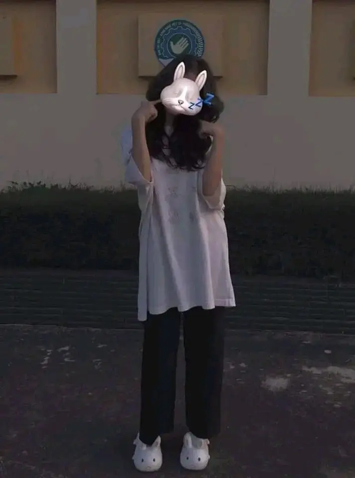 Gái Xinh Che Mặt: Ảnh Avatar Đẹp Cho Con Gái 32