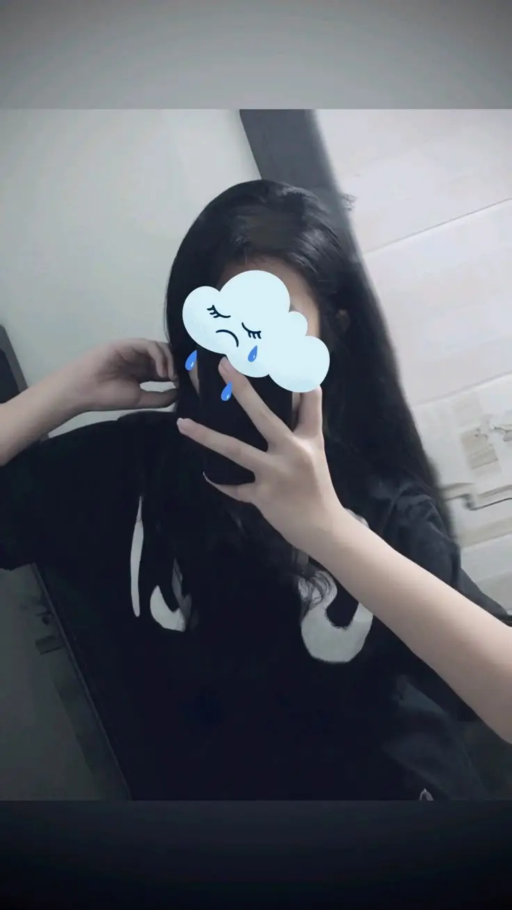 Gái Xinh Che Mặt: Ảnh Avatar Đẹp Cho Con Gái 35