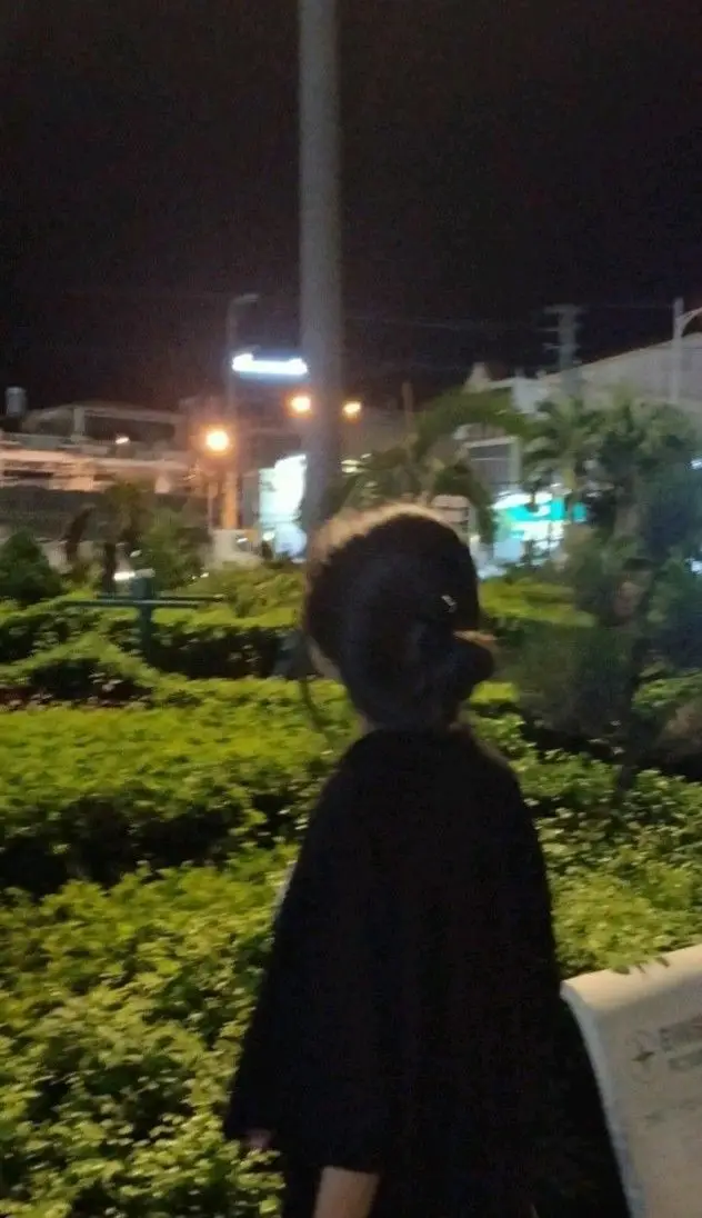 Gái Xinh Che Mặt: Ảnh Avatar Đẹp Cho Con Gái 49