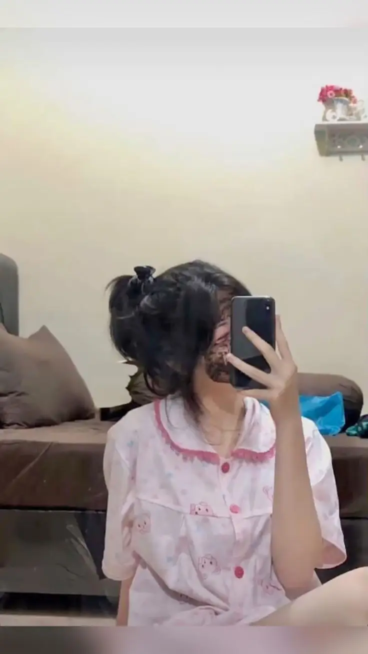 Gái Xinh Che Mặt: Ảnh Avatar Đẹp Cho Con Gái 52