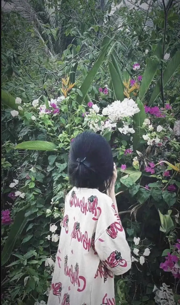 Gái Xinh Che Mặt Bằng Điện Thoại - Xu Hướng Mới Trong Thế Giới Ảnh 14