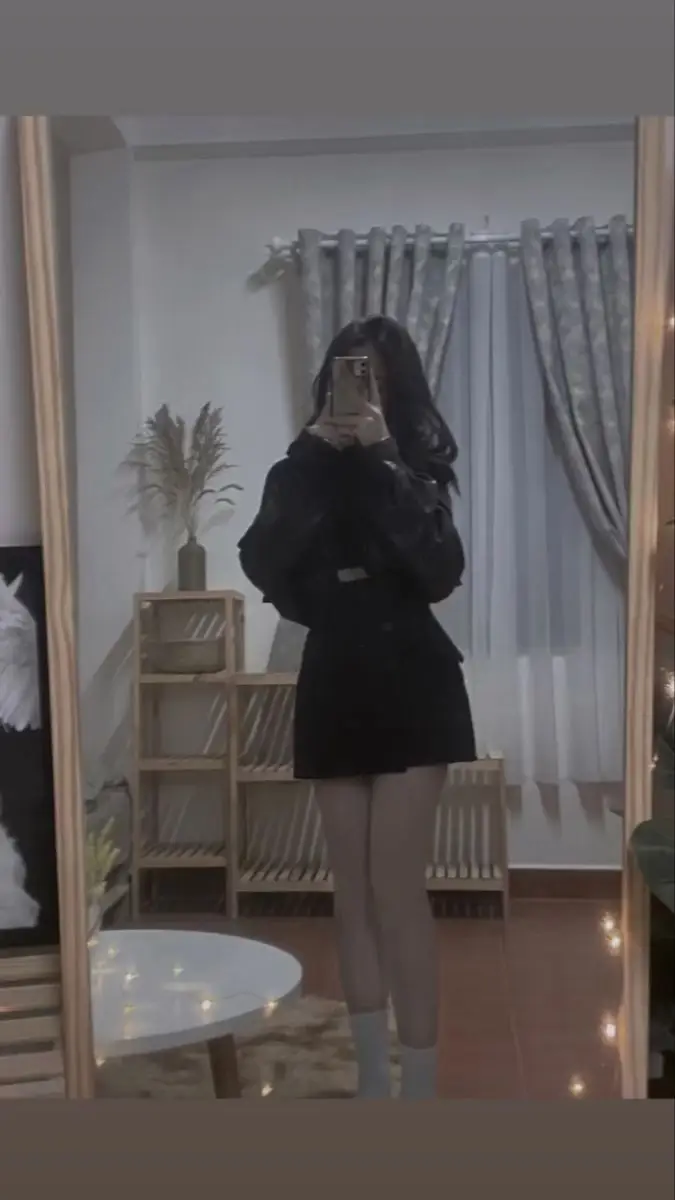 Gái Xinh Che Mặt Bằng Điện Thoại - Xu Hướng Mới Trong Thế Giới Ảnh 18