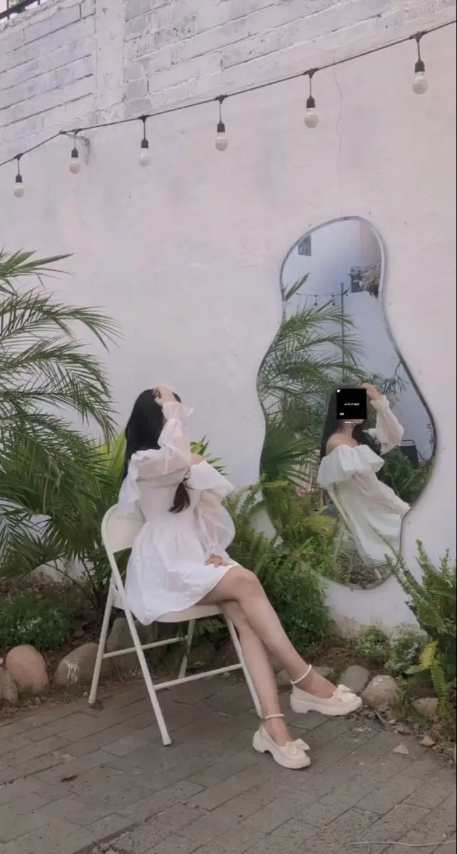 Gái Xinh Che Mặt Bằng Điện Thoại - Xu Hướng Mới Trong Thế Giới Ảnh 28