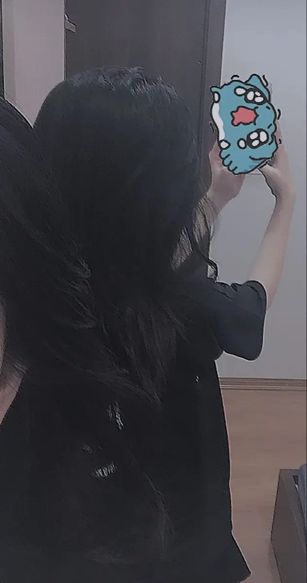 Gái Xinh Che Mặt Bằng Điện Thoại - Xu Hướng Mới Trong Thế Giới Ảnh 35