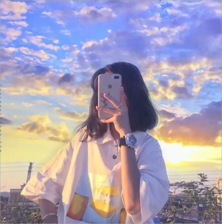 Gái Xinh Che Mặt Bằng Điện Thoại - Xu Hướng Mới Trong Thế Giới Ảnh 52