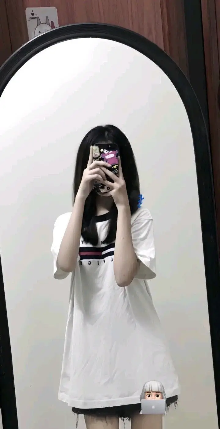 Gái Xinh Che Mặt Tóc Ngắn: Một Phong Cách Thú Vị 4