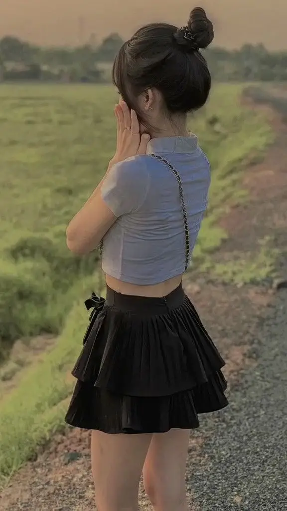 Gái Xinh Che Mặt Tóc Ngắn: Một Phong Cách Thú Vị 37