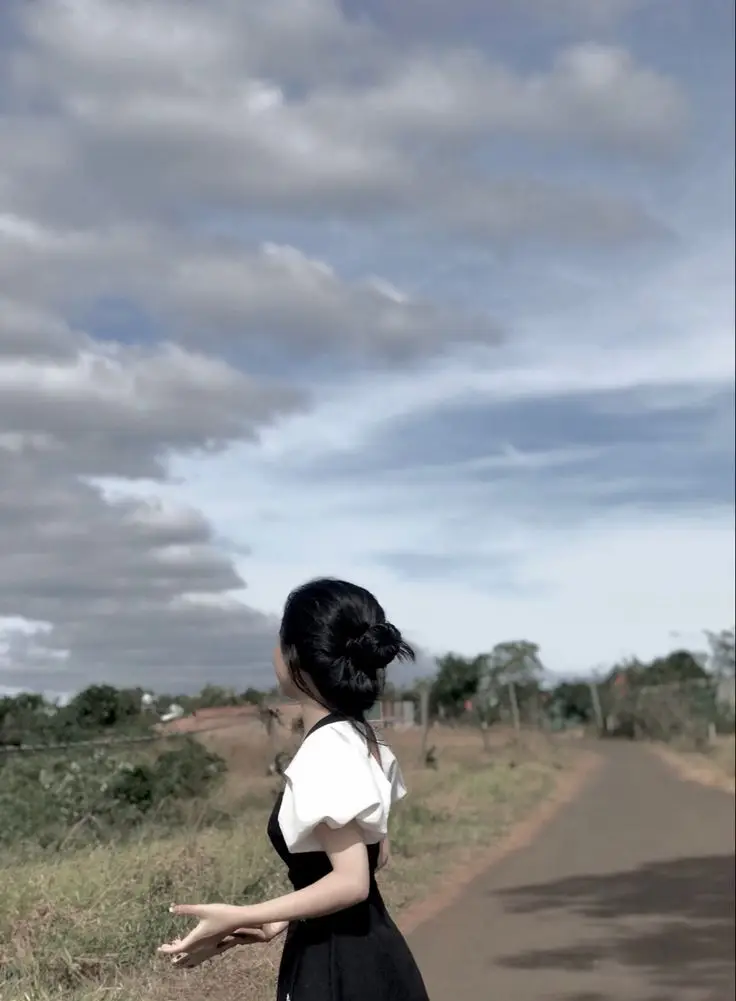 Gái Xinh Che Mặt Tóc Ngắn: Một Phong Cách Thú Vị 39