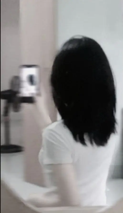 Gái Xinh Che Mặt Tóc Ngắn: Một Phong Cách Thú Vị 46