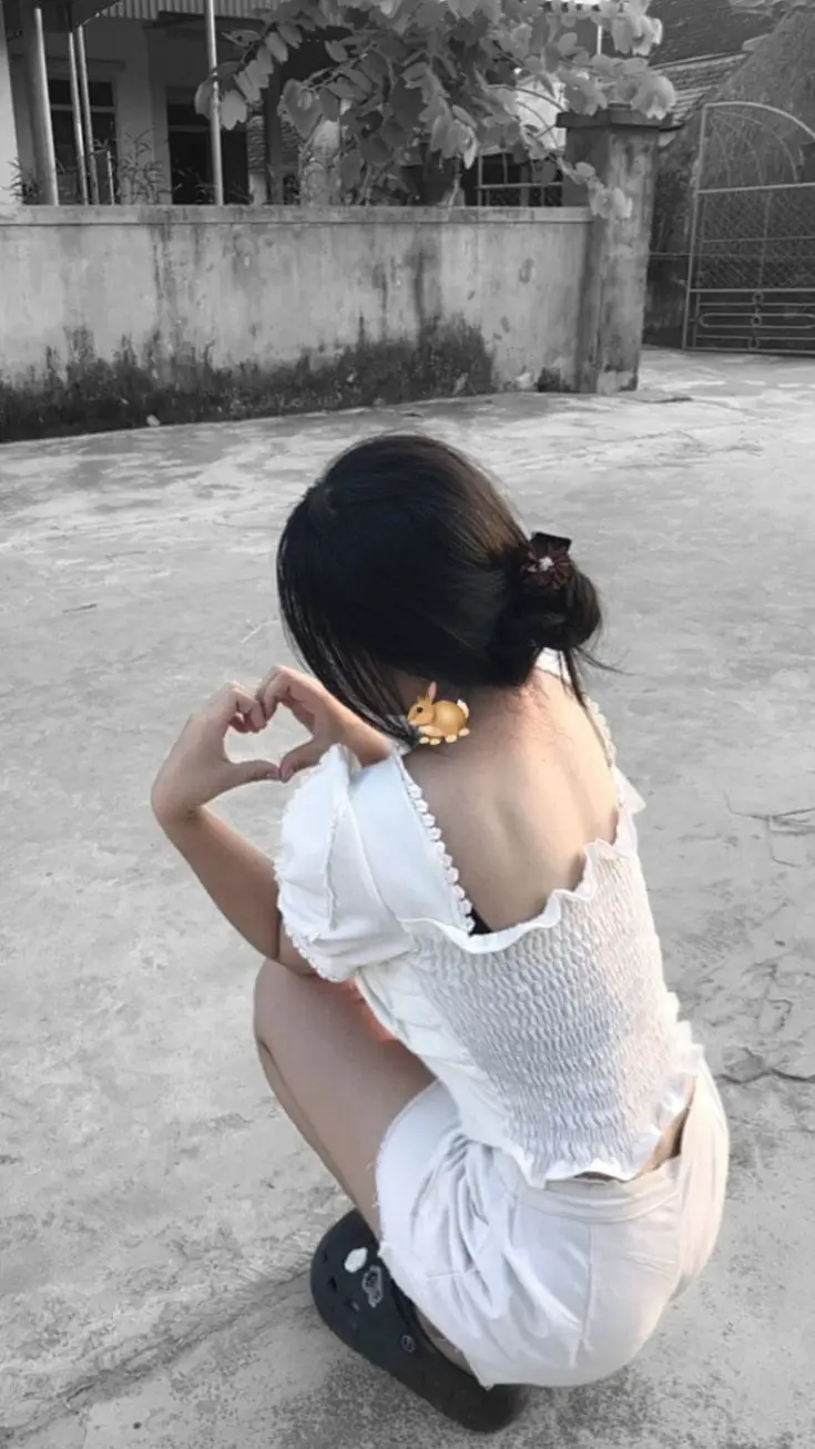 Gái Xinh Che Mặt Tóc Ngắn: Một Phong Cách Thú Vị 48