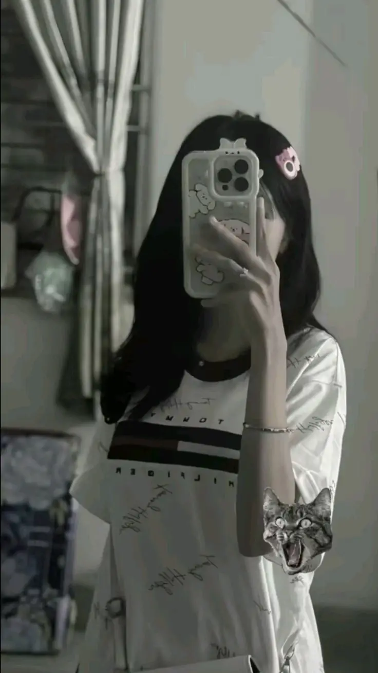 Gái Xinh Che Mặt Tóc Ngắn: Một Phong Cách Thú Vị 51