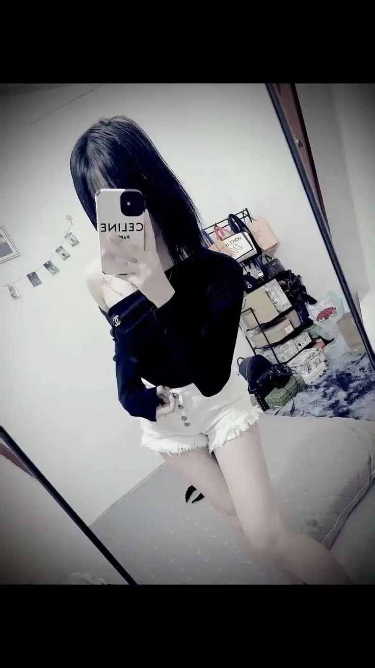 Gái Xinh Che Mặt Tóc Ngắn: Một Phong Cách Thú Vị 53