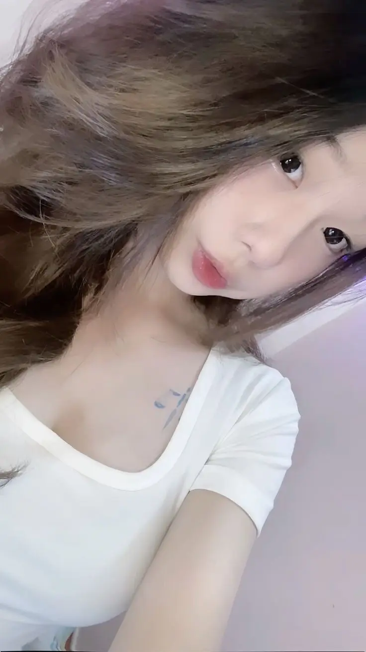 Gái Xinh Chụp Ảnh Nude Tự Tin 19