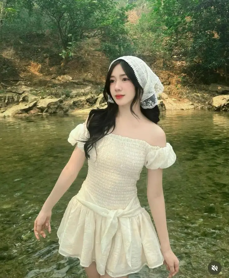Gái Xinh Chụp Ảnh Nude Tự Tin 25