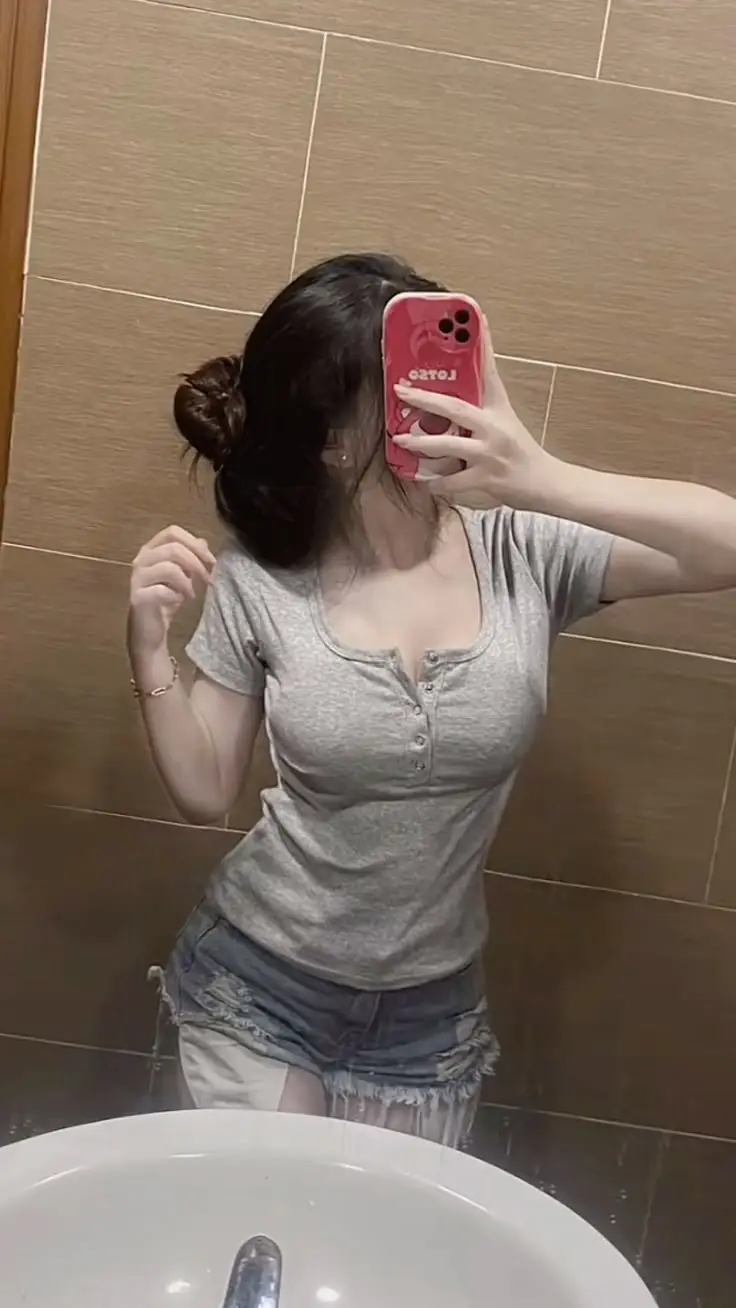 Gái Xinh Chụp Ảnh Nude Tự Tin 32
