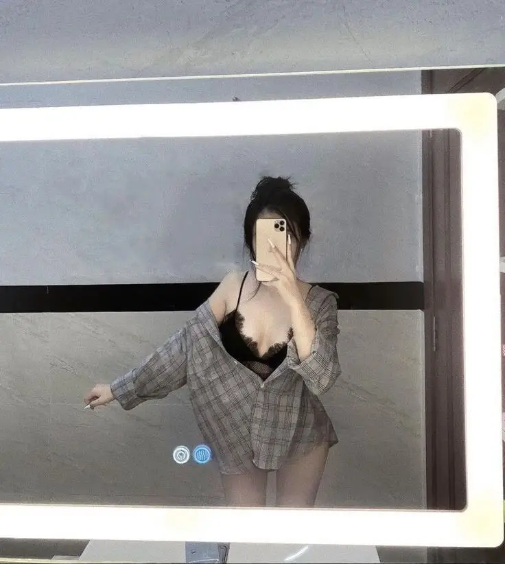 Gái Xinh Chụp Ảnh Nude Tự Tin 34