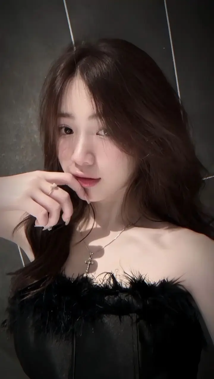 Gái Xinh Chụp Ảnh Nude Tự Tin 46