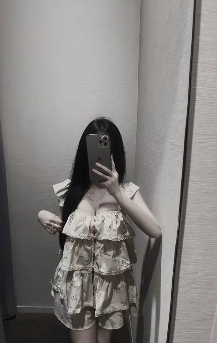 Gái Xinh Chụp Ảnh Trước Gương - Bộ Sưu Tập Hình Ảnh Tự Sướng 9
