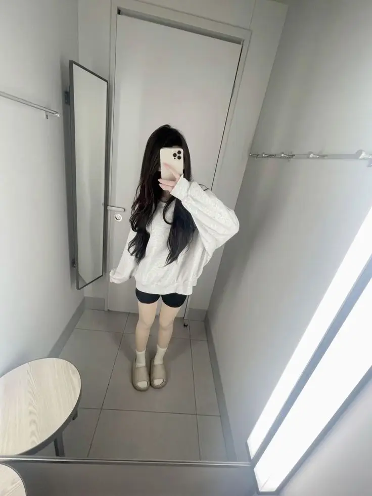 Gái Xinh Chụp Ảnh Trước Gương - Bộ Sưu Tập Hình Ảnh Tự Sướng 16