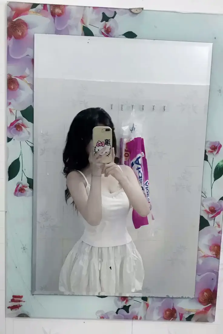 Gái Xinh Chụp Ảnh Trước Gương - Bộ Sưu Tập Hình Ảnh Tự Sướng 18