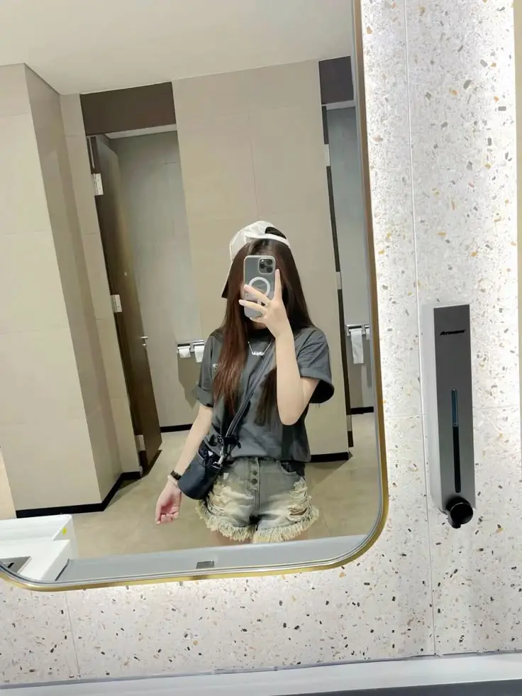 Gái Xinh Chụp Ảnh Trước Gương - Bộ Sưu Tập Hình Ảnh Tự Sướng 36