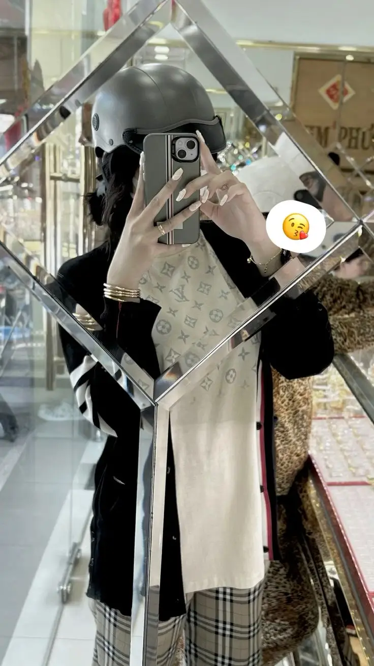 Gái Xinh Chụp Ảnh Trước Gương - Bộ Sưu Tập Hình Ảnh Tự Sướng 39